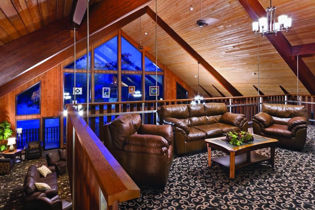 Burr Oak Lodge And Conference Center Glouster Zewnętrze zdjęcie
