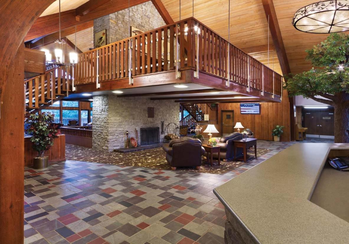 Burr Oak Lodge And Conference Center Glouster Zewnętrze zdjęcie